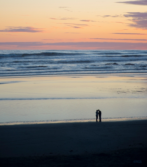 Lovers on the beach at Kalaloch